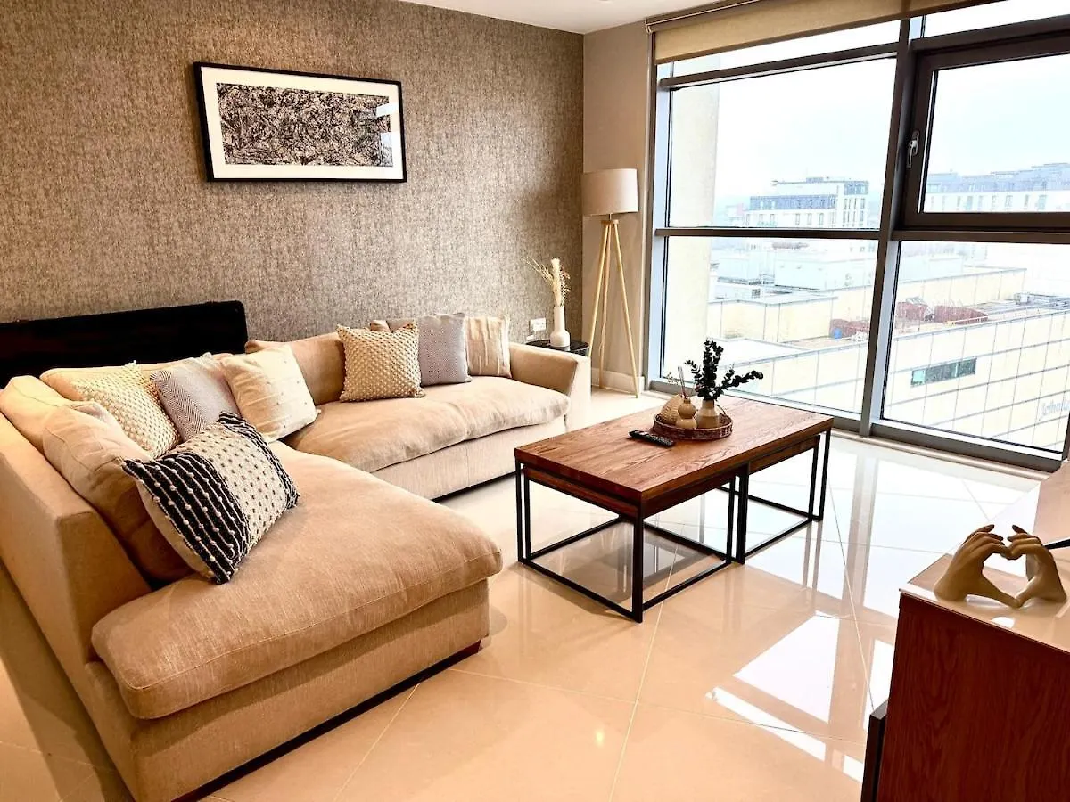 Luxe Cardiff Centre Apartment Free Parking 0*,  영국