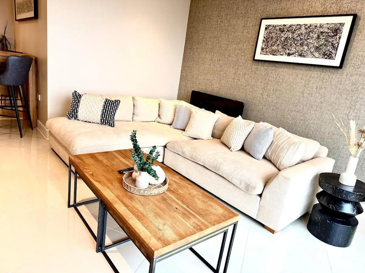 Luxe Cardiff Centre Apartment Free Parking 영국