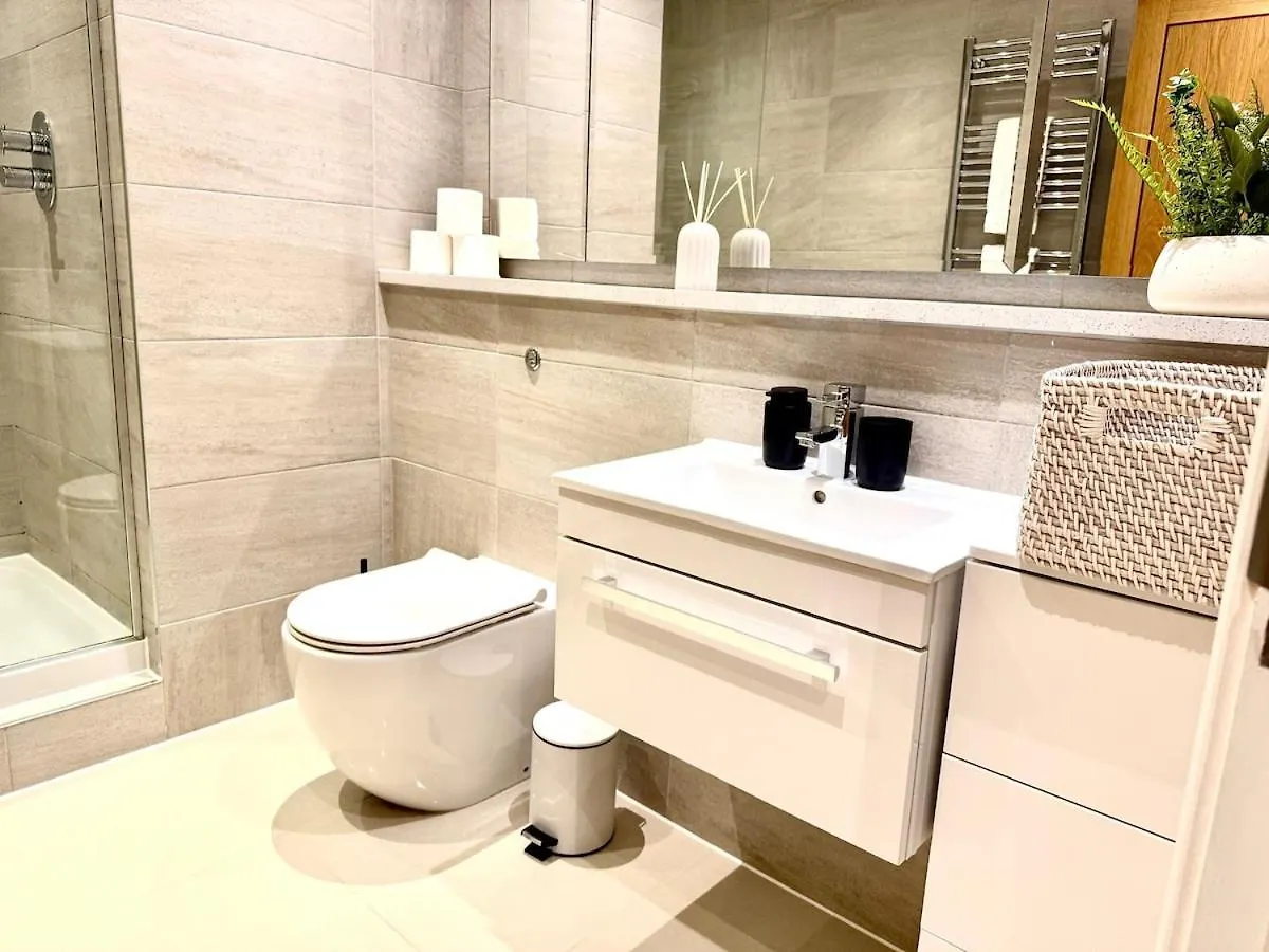 Luxe Cardiff Centre Apartment Free Parking